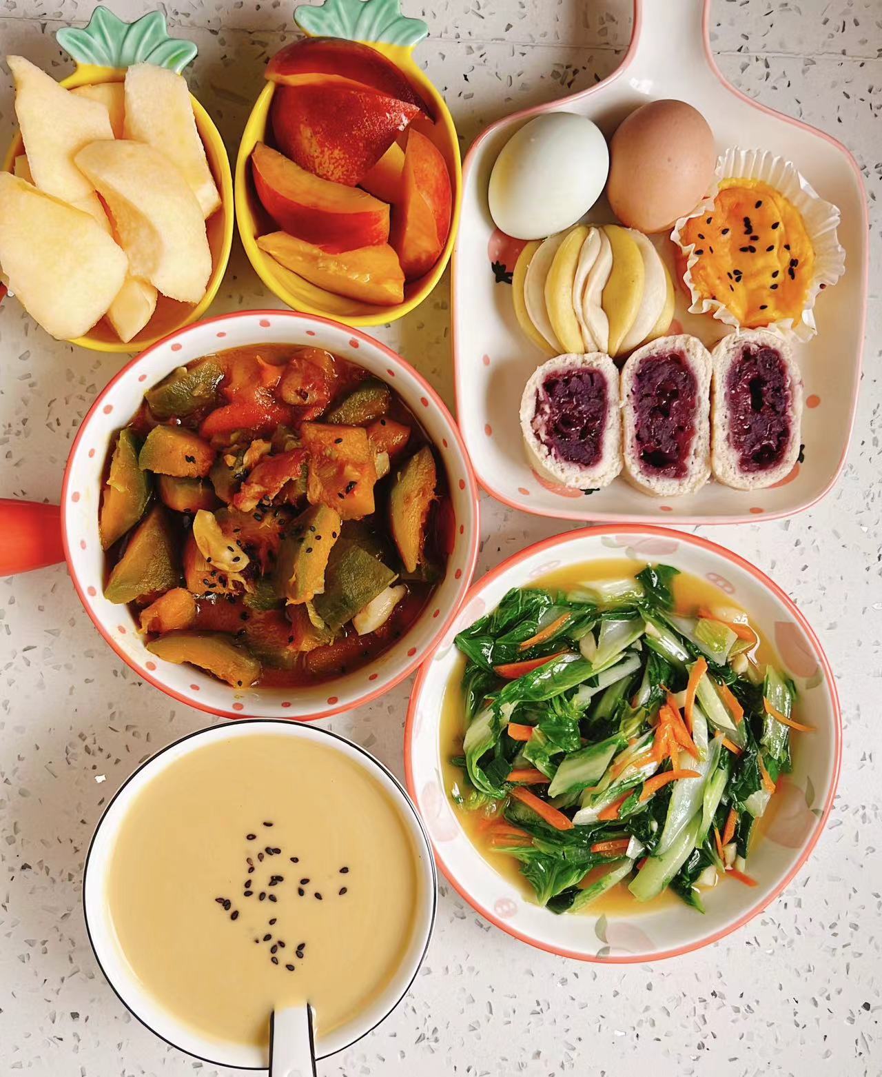 新生兒身上長(zhǎng)很多毛是病嗎？