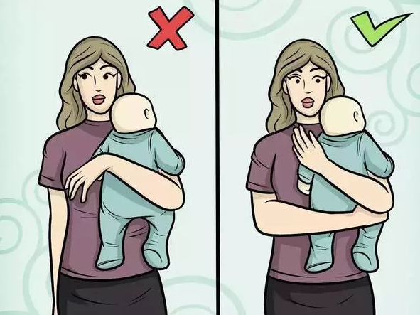 新生寶寶豎抱就會傷害脊柱？那是你抱的方法不對！