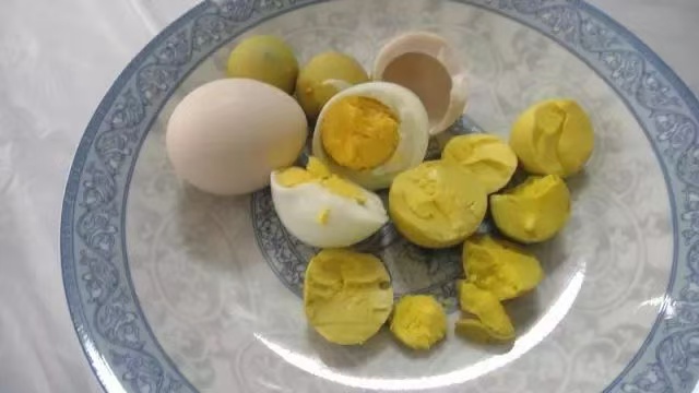 蛋黃油是個(gè)寶，掌握制作方法不可少！