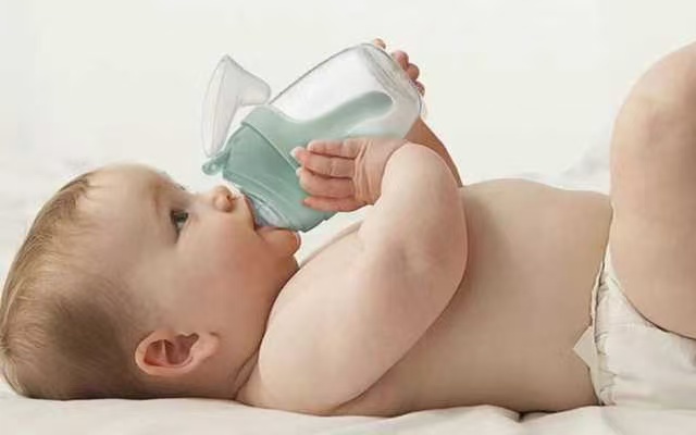 [母乳喂養(yǎng)]奶水供應不足不要急，這樣喂寶寶就好